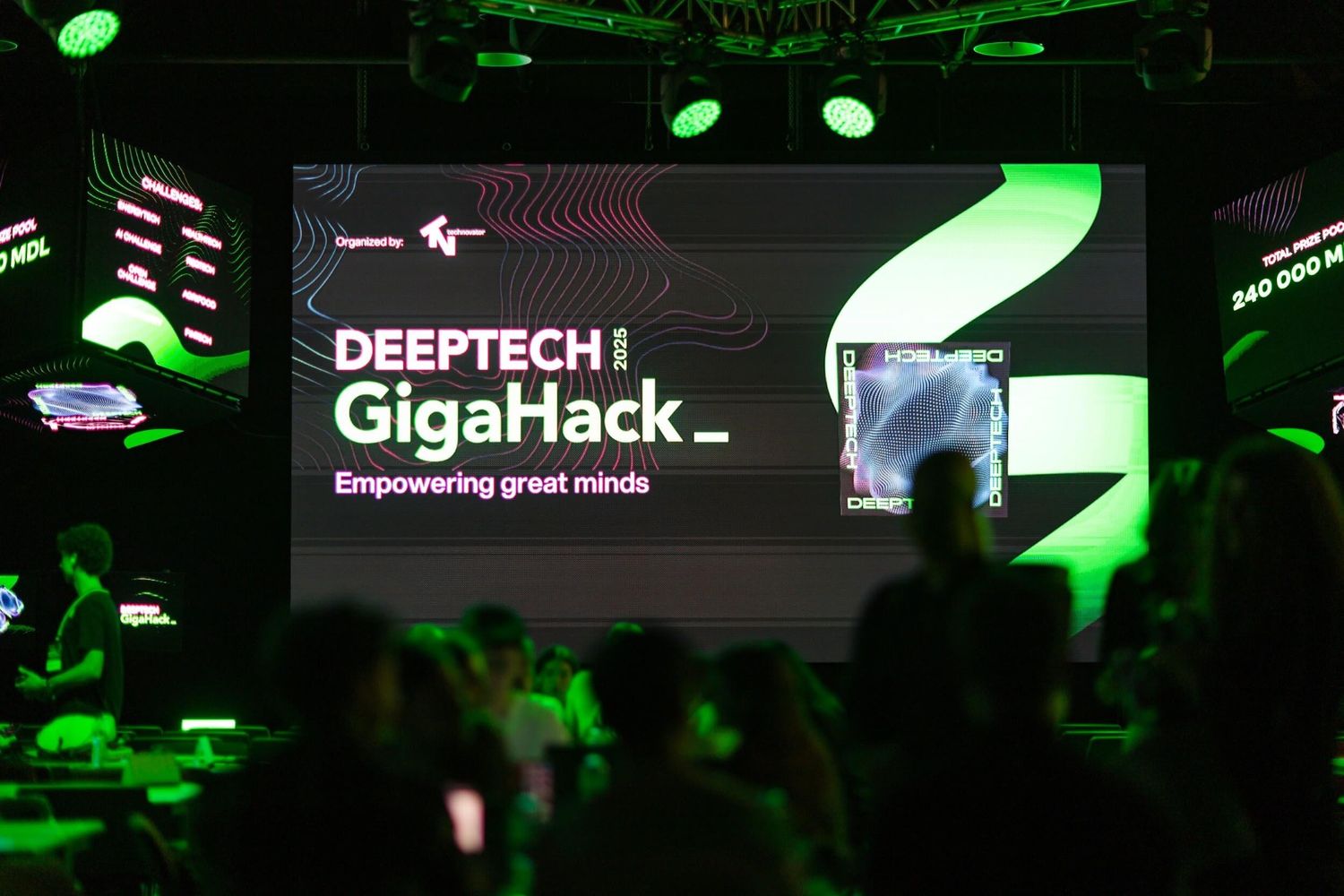 giga-hack-chisinau-conferinta-scena-sunet-lumini-nova-event