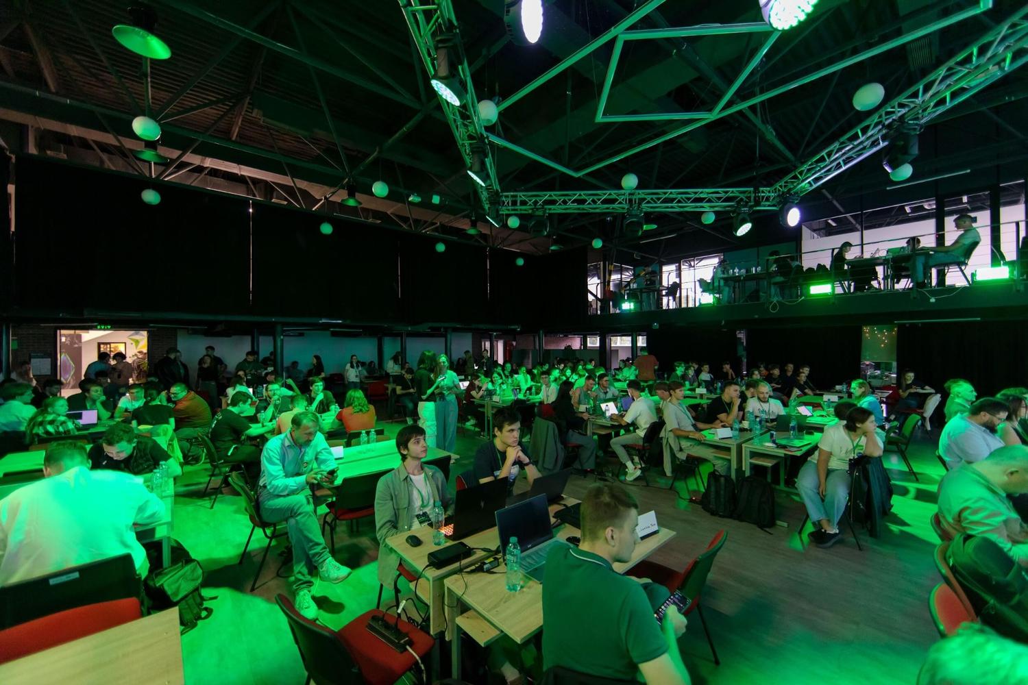 giga-hack-chisinau-conferinta-scena-sunet-lumini-nova-event