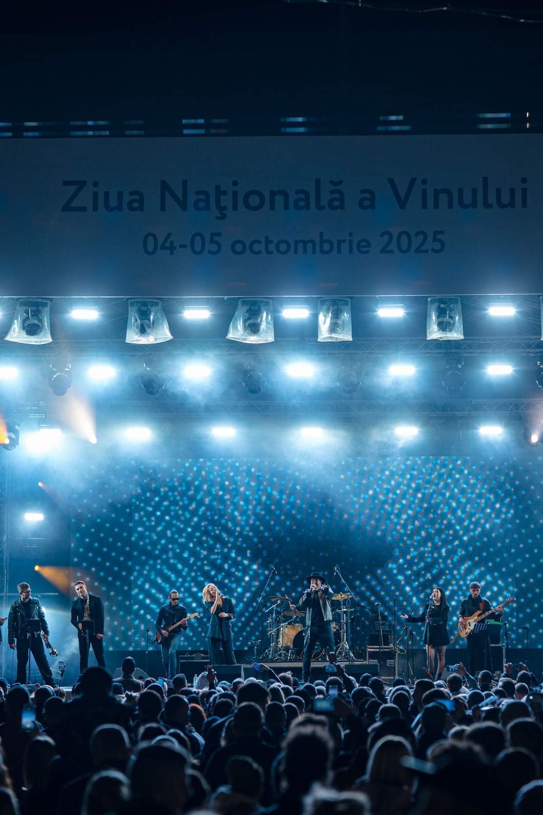 national-wine-day-moldova-festival-scena-sunet-lumini-nova-event