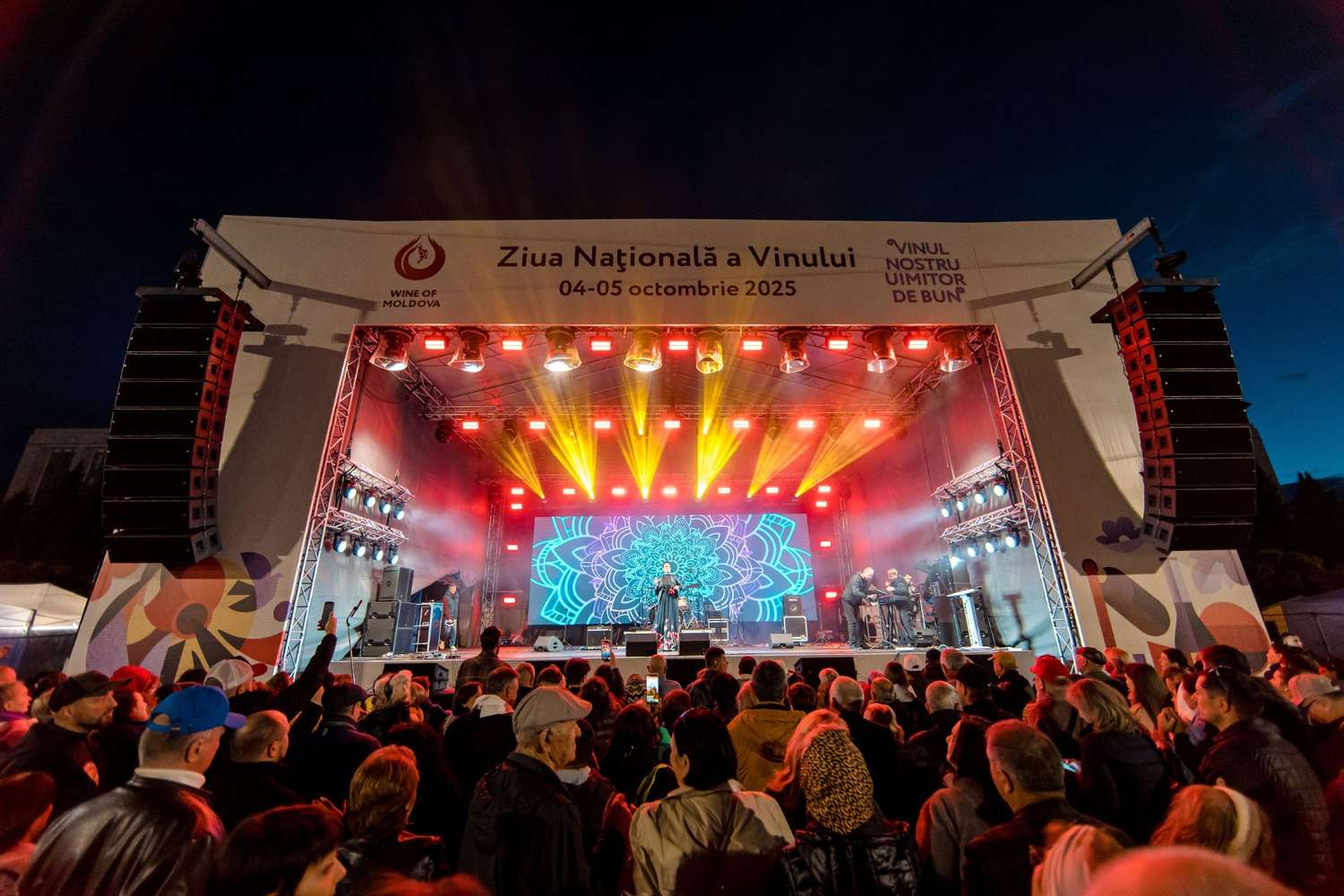 national-wine-day-moldova-festival-scena-sunet-lumini-nova-event
