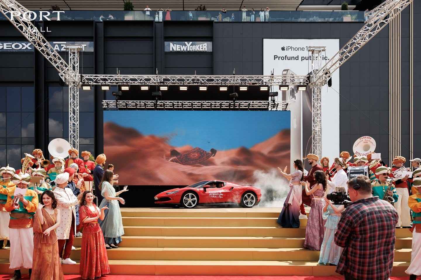 summer-season-opening-port-mall-chisinau-scena-sunet-lumini-nova-event